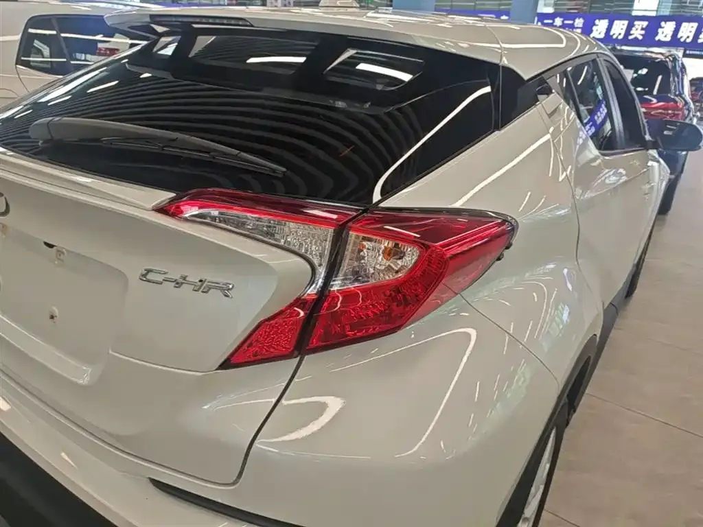 Toyota C-HR 2023 из CN, фото 9