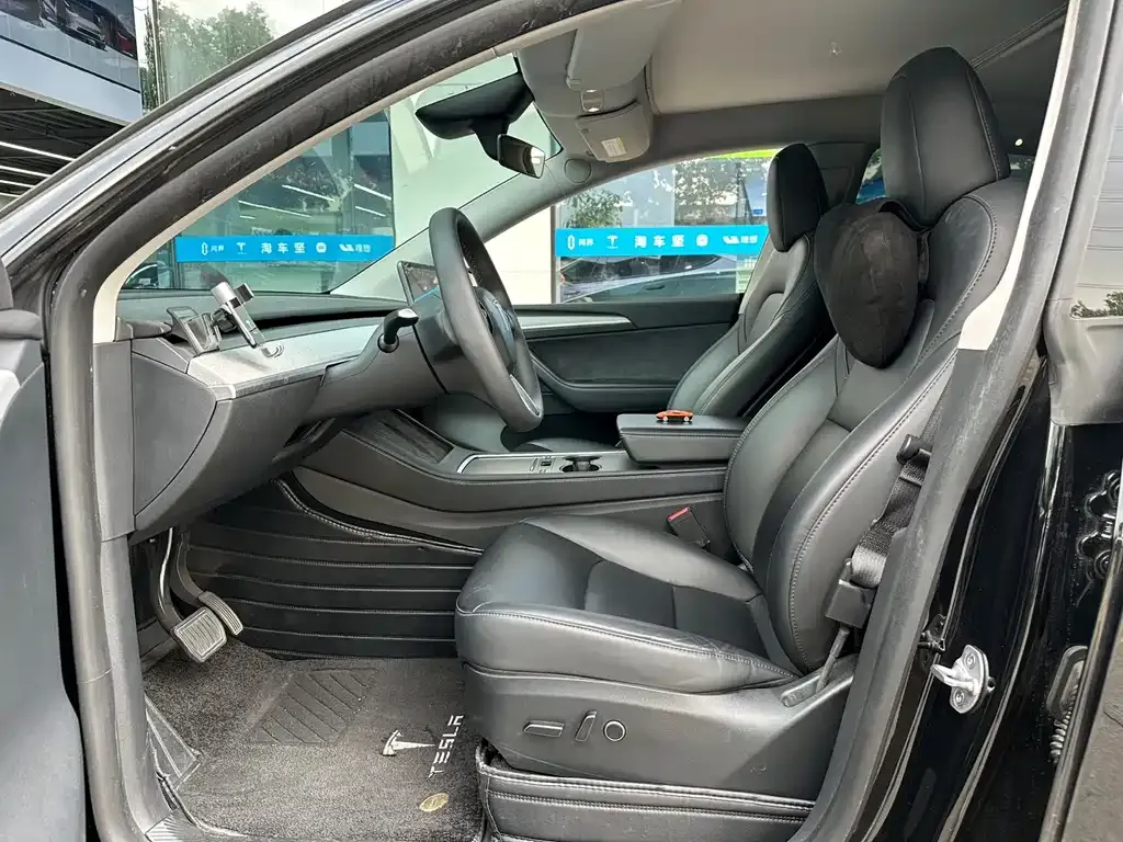 Tesla Model Y — фото 5