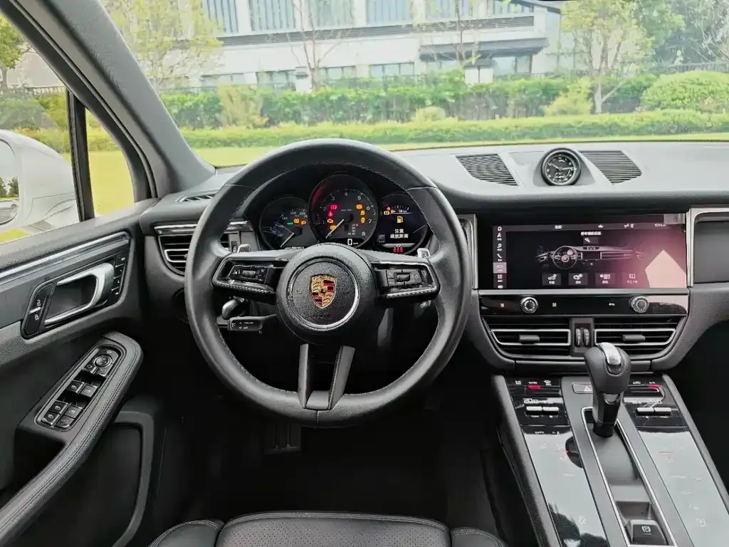 Porsche Macan — фото 4