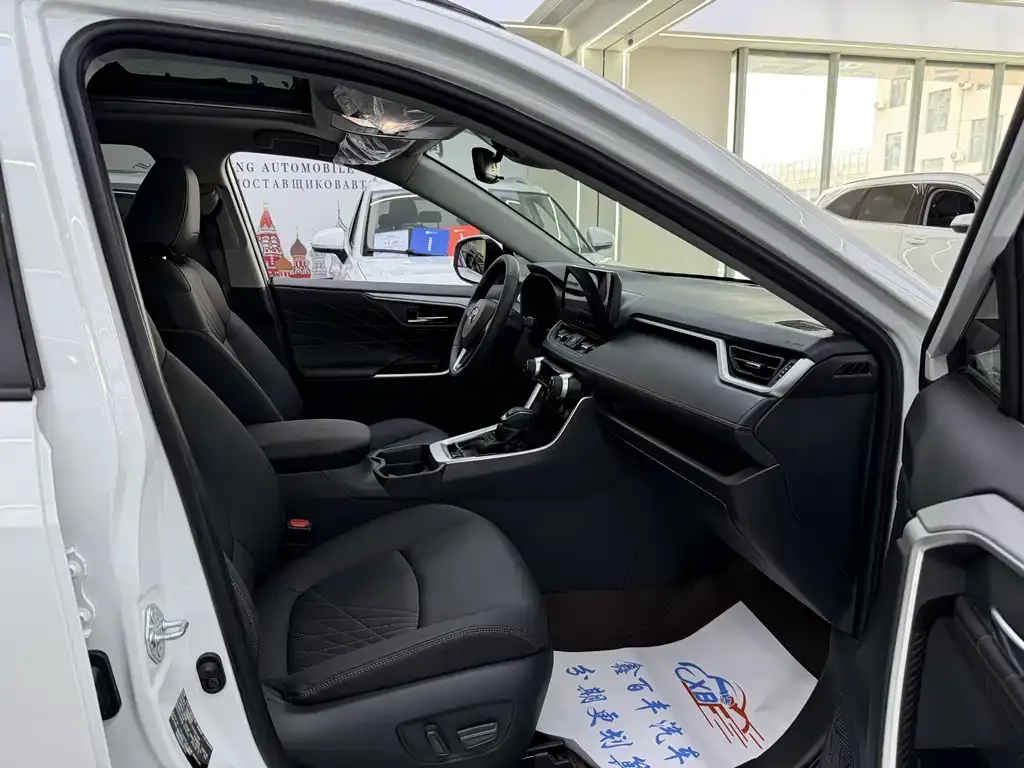 Toyota RAV4 2025 из CN, фото 7