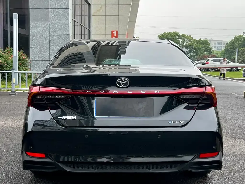 Toyota Avalon — фото 4