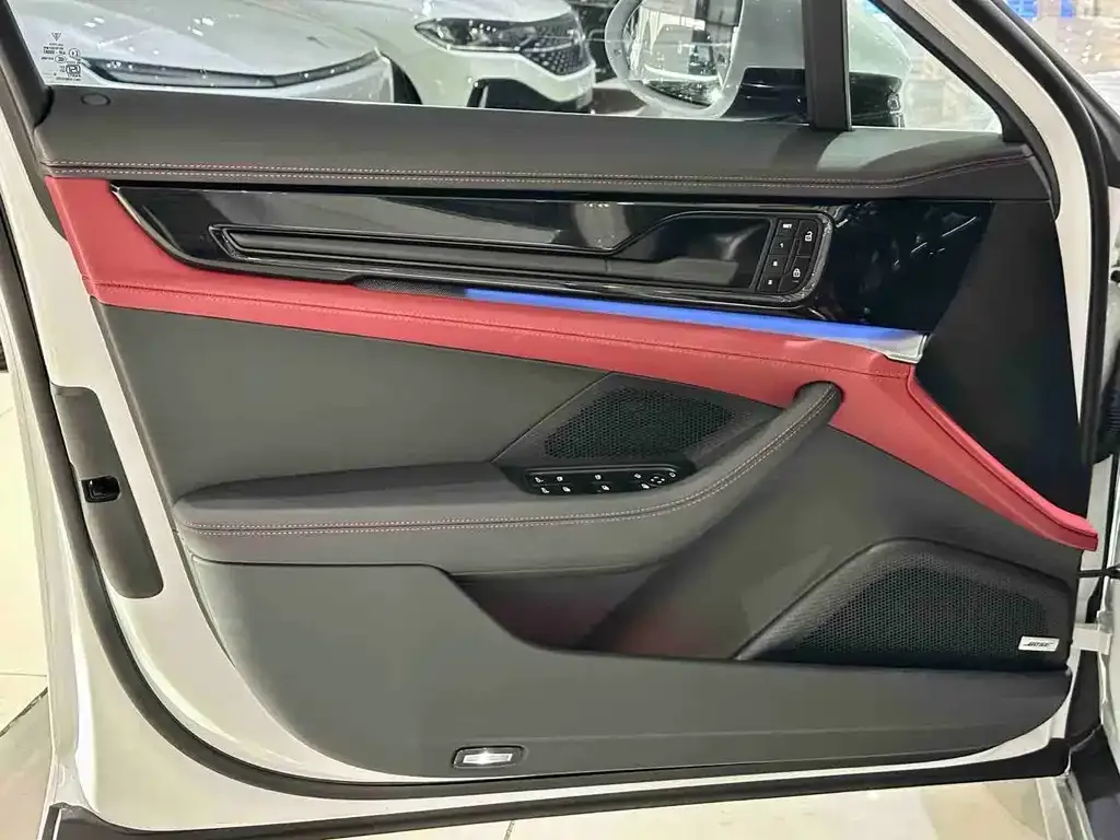 Porsche Panamera 2025 из CN, фото 2