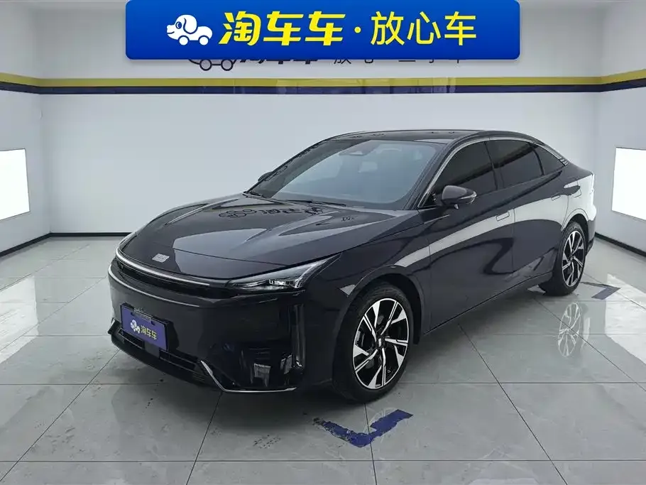 Geely Galaxy L6 — фото 1