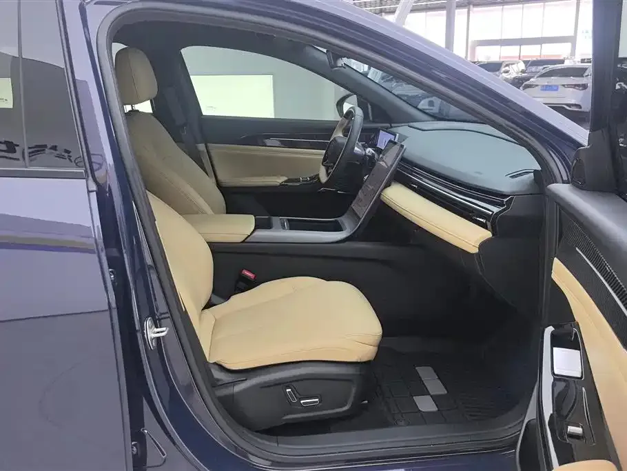 Geely Galaxy L6 — фото 2