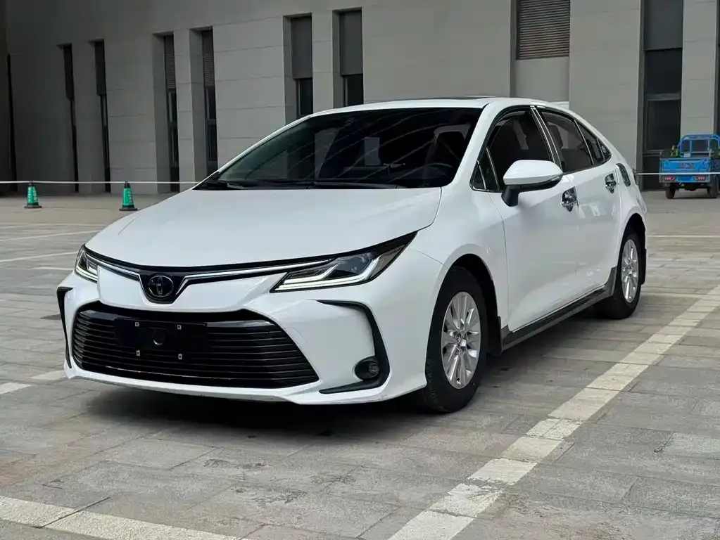 Toyota Corolla 2022 из CN, фото 1