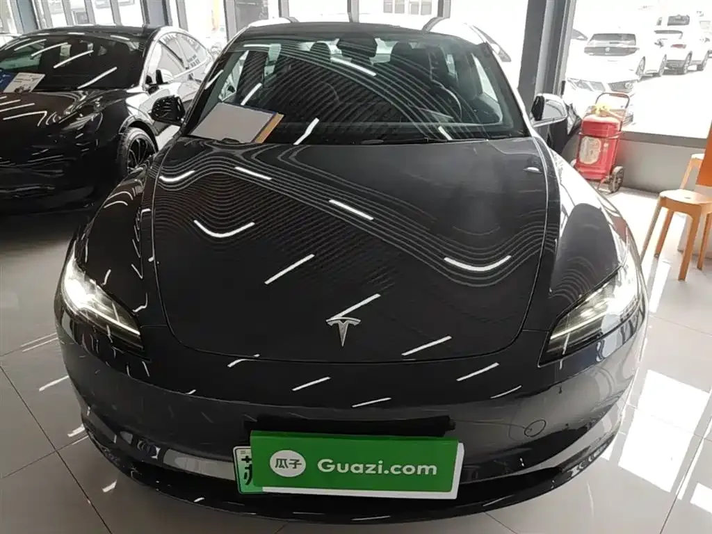 Tesla Model 3 — фото 4