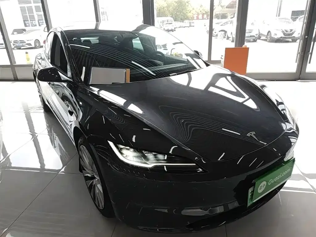 Tesla Model 3 — фото 5