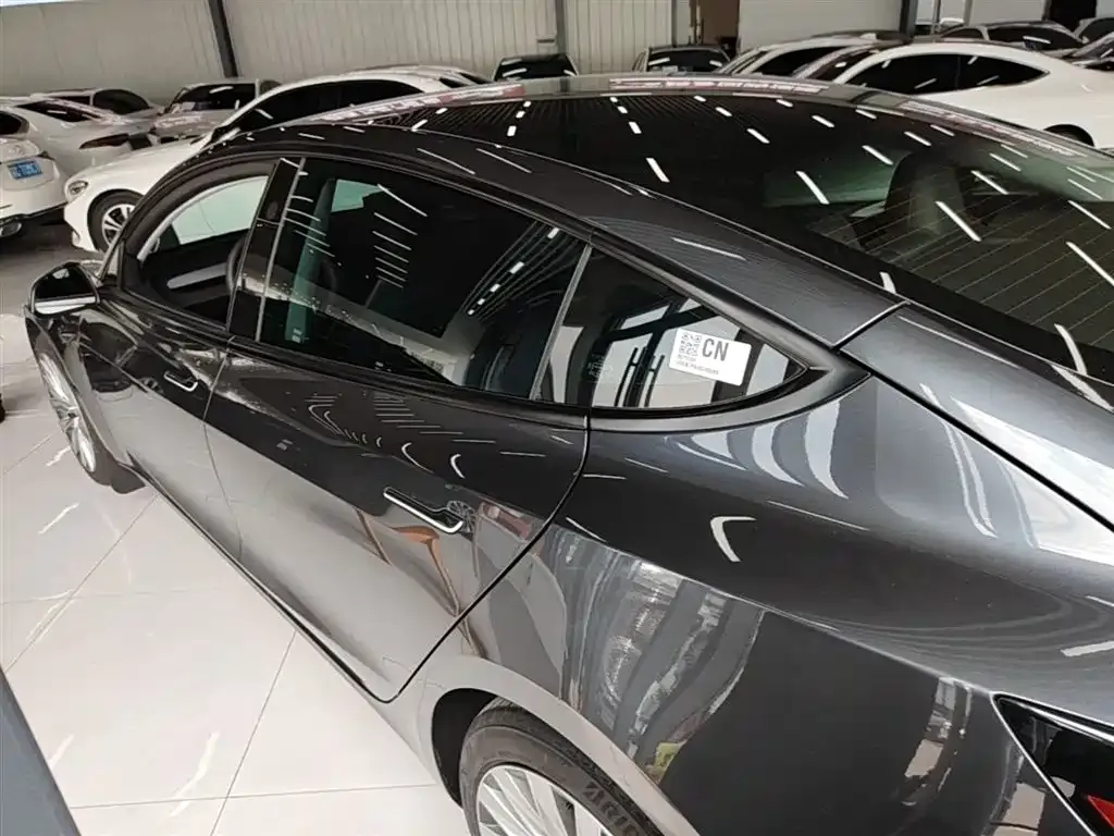 Tesla Model 3 — фото 8