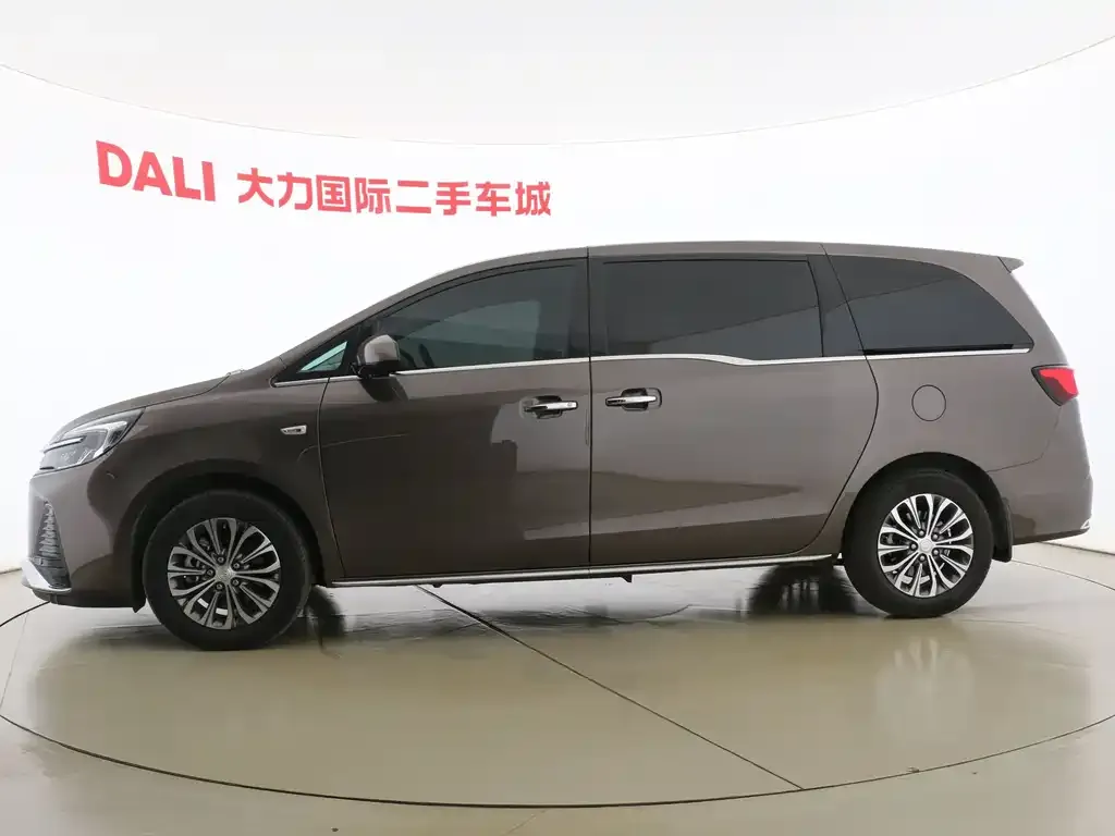 Buick GL8 2023 из CN, фото 3