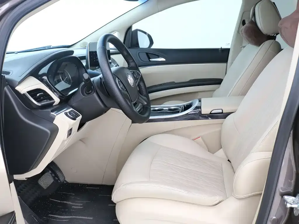 Buick GL8 2023 из CN, фото 2