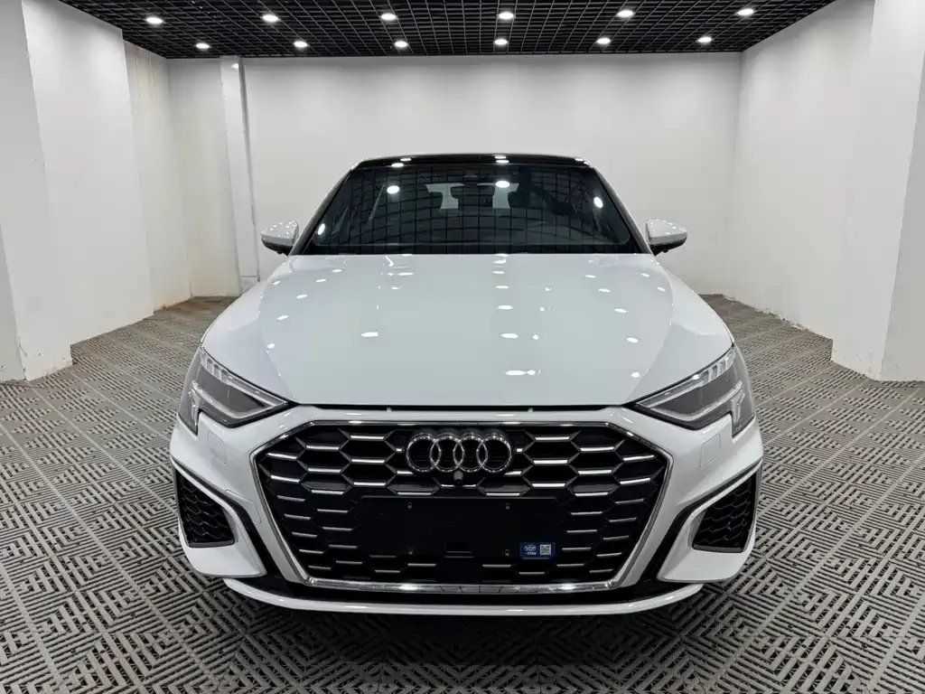 Audi A3 2023 из CN, фото 8