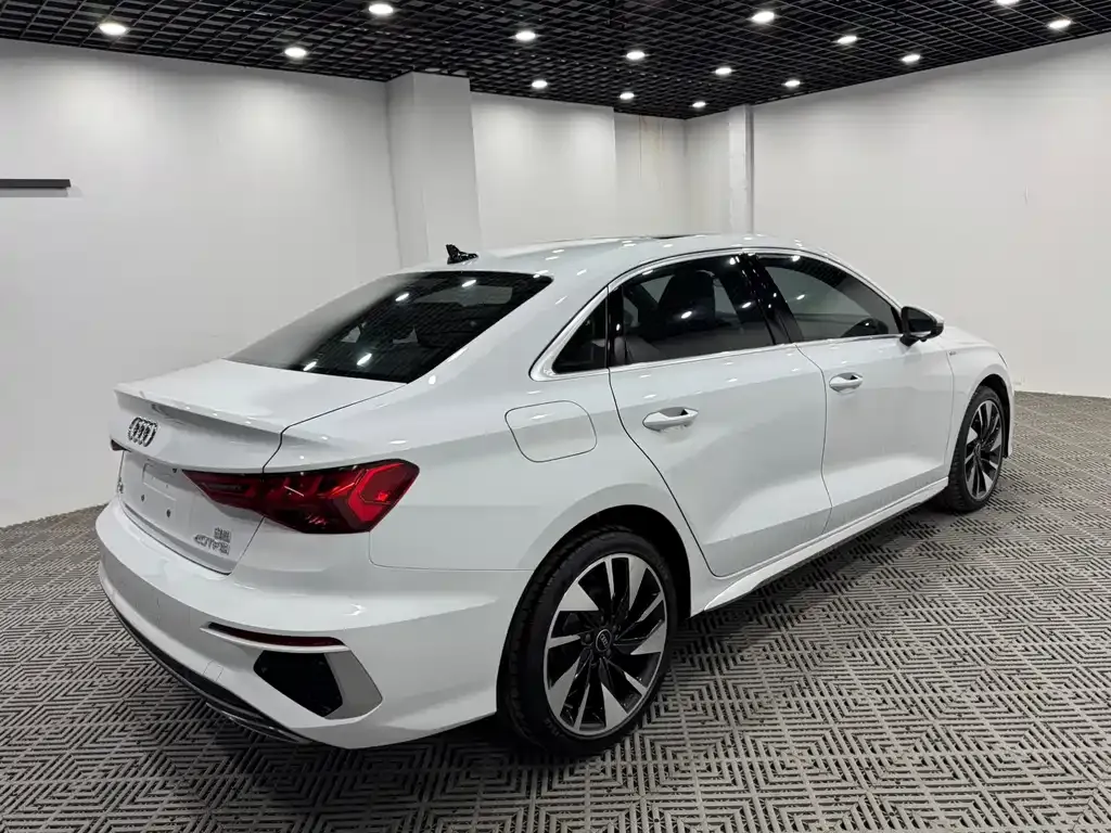 Audi A3 2023 из CN, фото 9