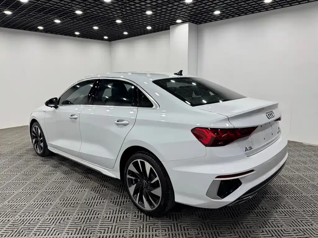 Audi A3 2023 из CN, фото 7