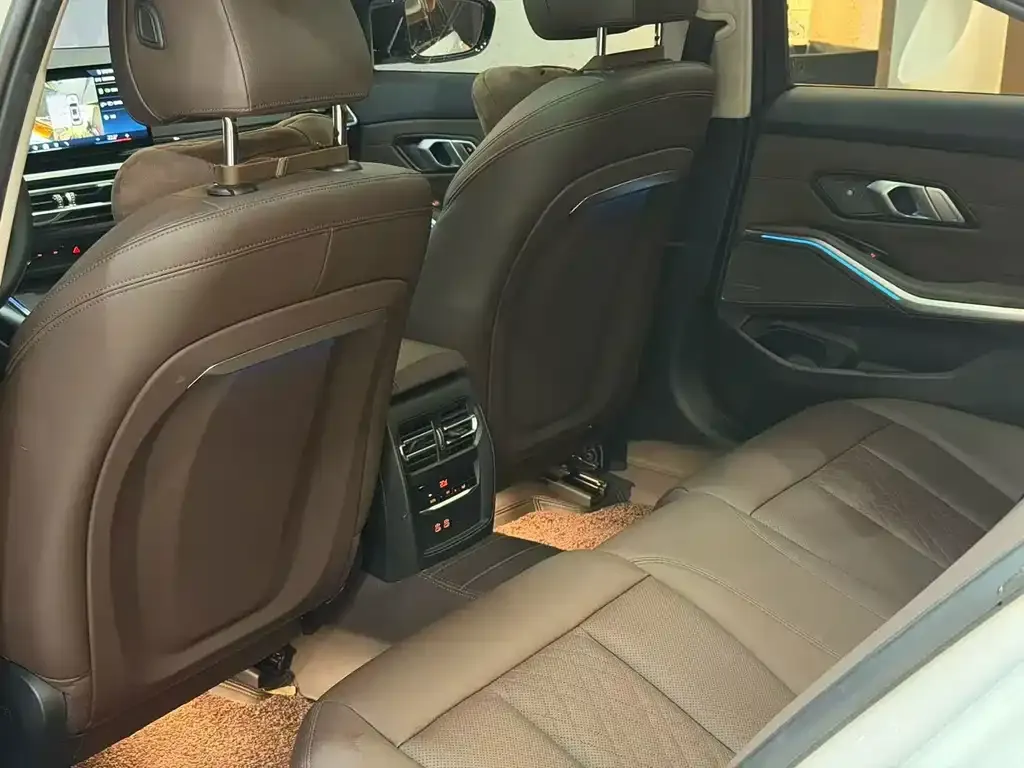 BMW 3 Series 2024 из CN, фото 3