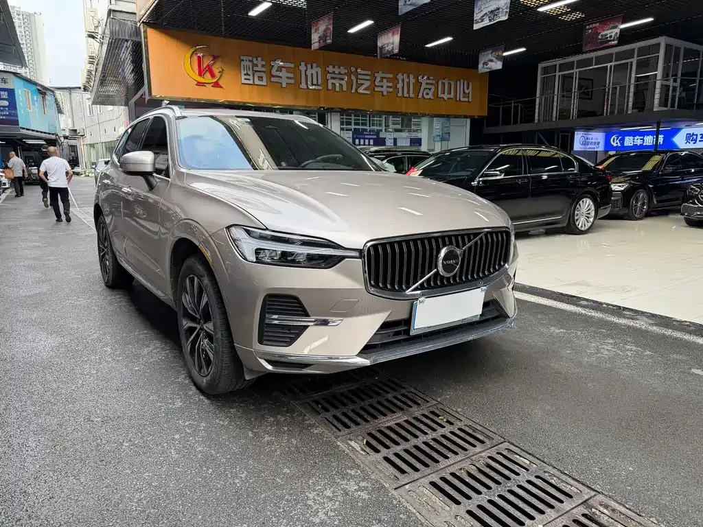 Volvo XC60 — фото 10