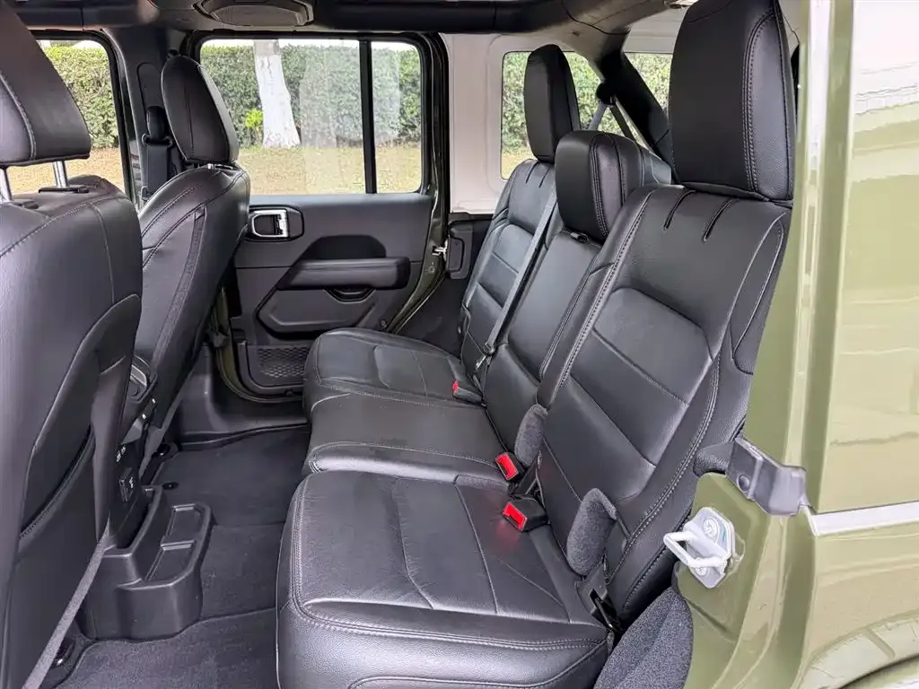 Jeep Wrangler 2024 из CN, фото 5