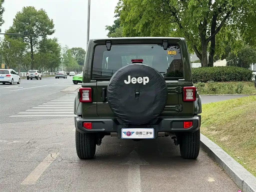 Jeep Wrangler 2024 из CN, фото 9