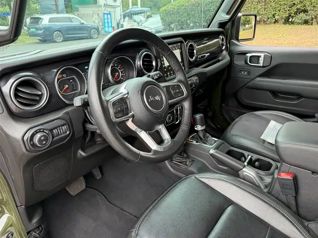 Jeep Wrangler 2024 из CN, фото 8