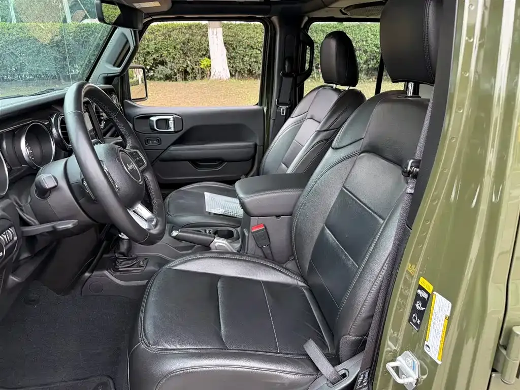 Jeep Wrangler 2024 из CN, фото 3