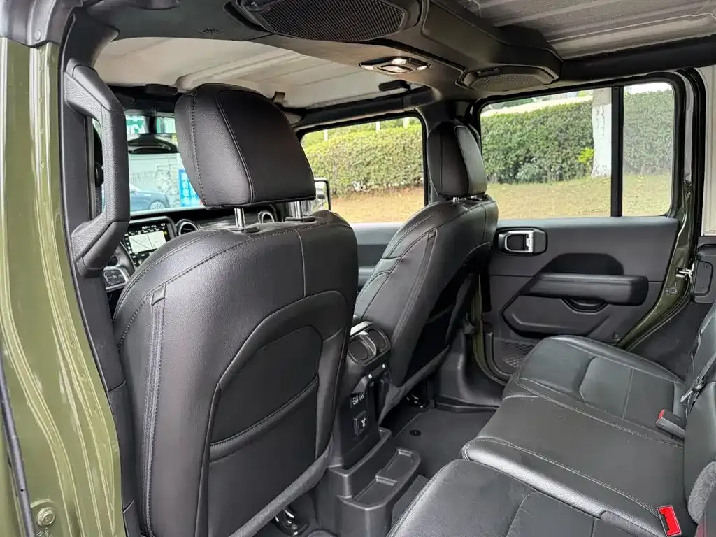 Jeep Wrangler 2024 из CN, фото 6
