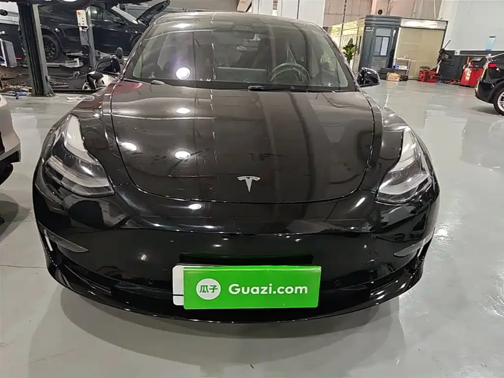 Tesla Model 3 — фото 8