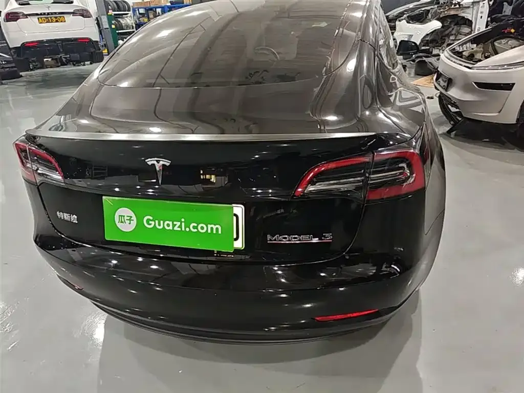 Tesla Model 3 — фото 6