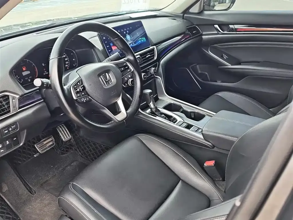 Honda Accord — фото 7