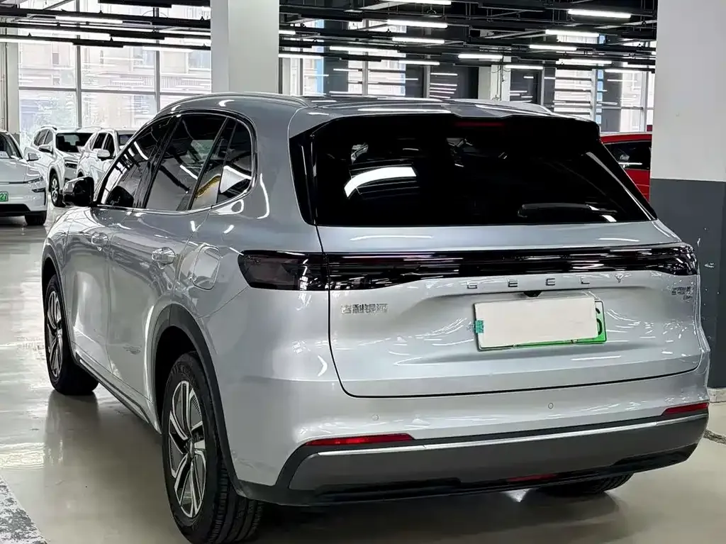 Geely Galaxy L7 — фото 6