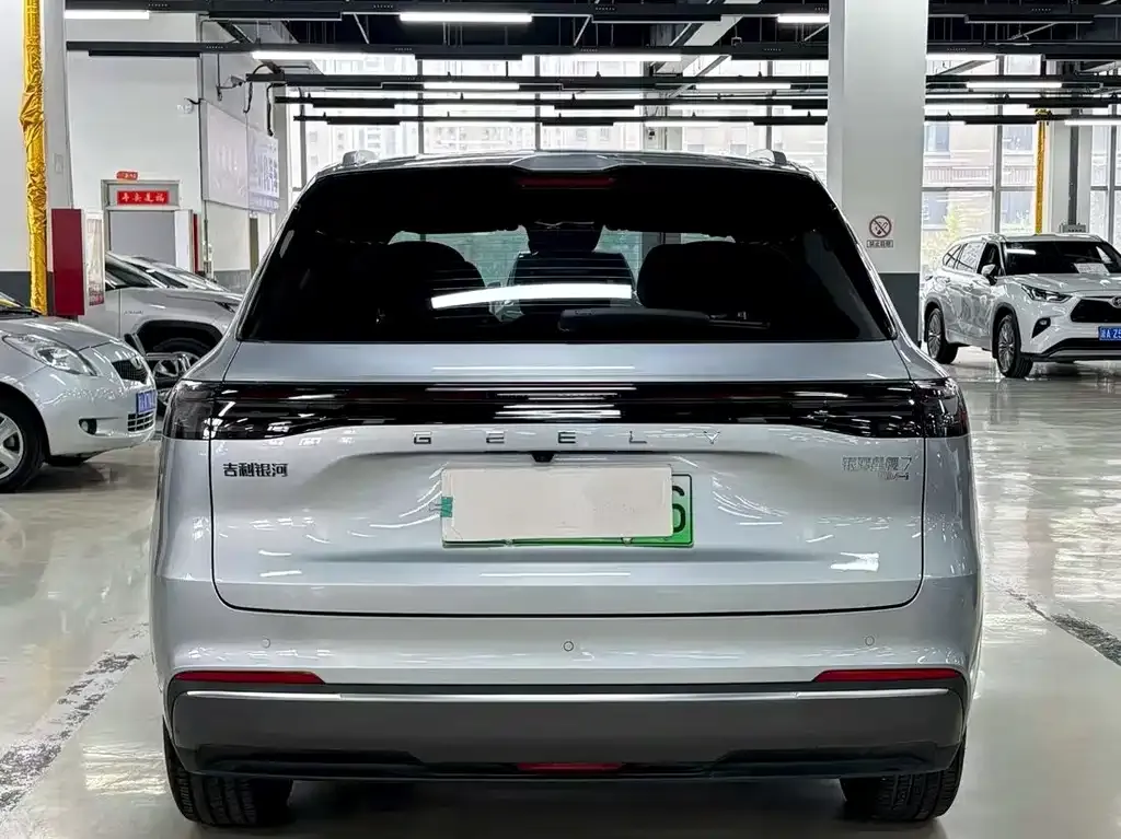 Geely Galaxy L7 — фото 4
