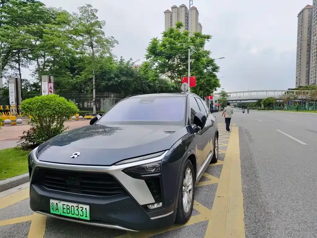 NIO ES8