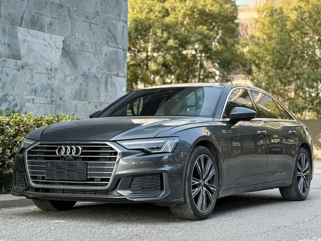 Audi A6L — фото 1
