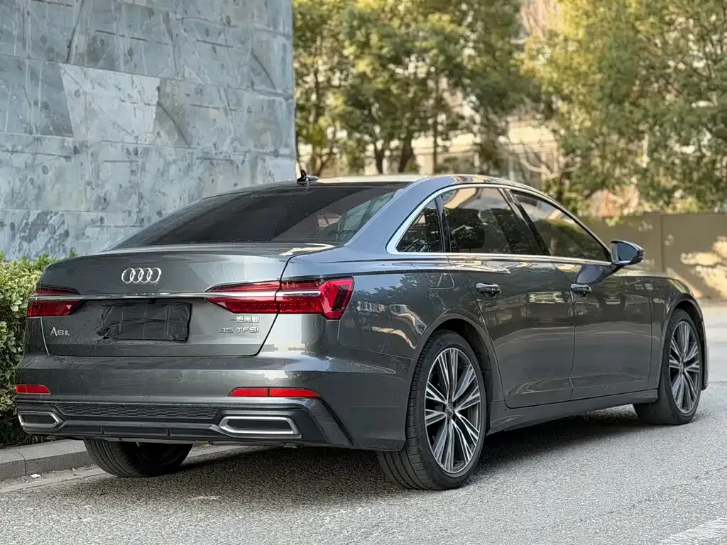 Audi A6L — фото 10