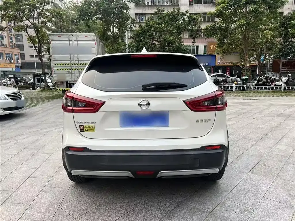 Nissan Qashqai — фото 7