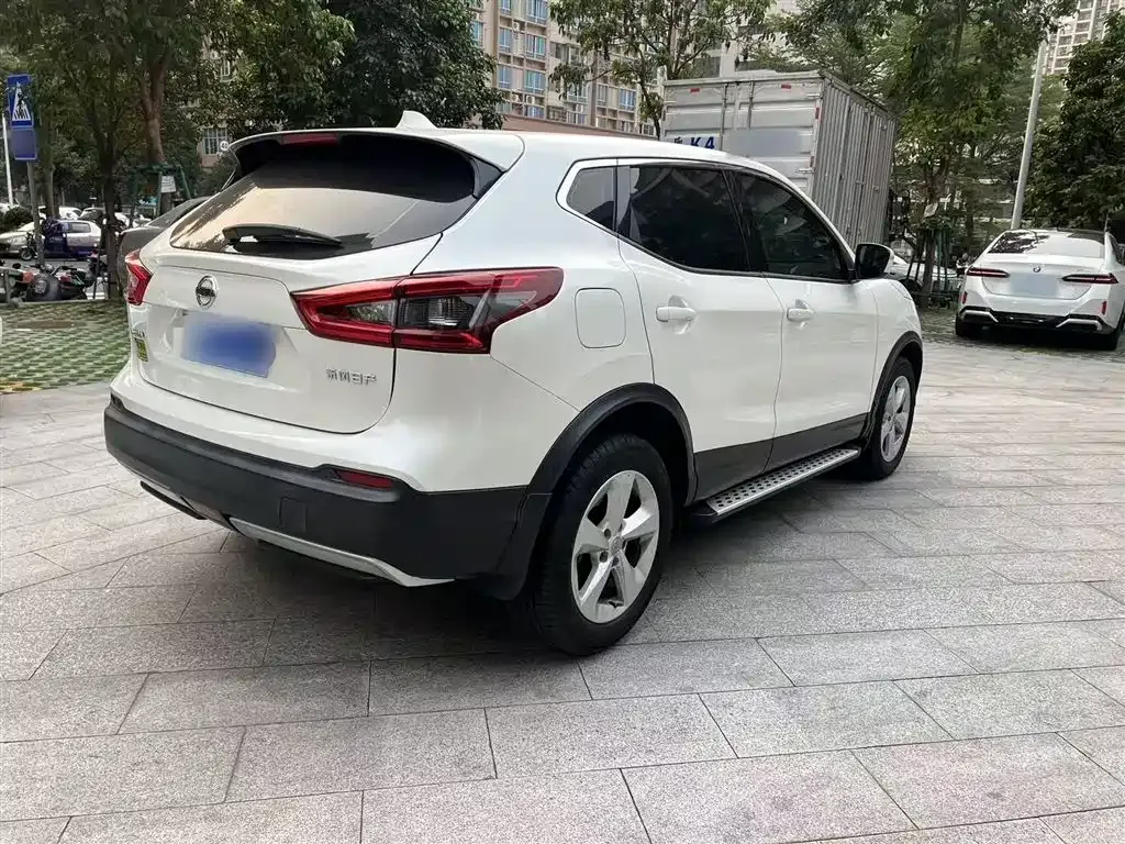 Nissan Qashqai — фото 8