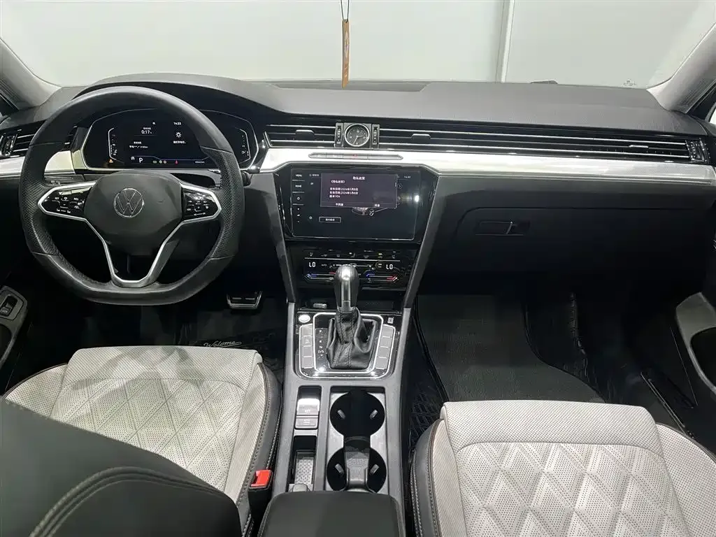 Volkswagen Magotan 2023 из CN, фото 4