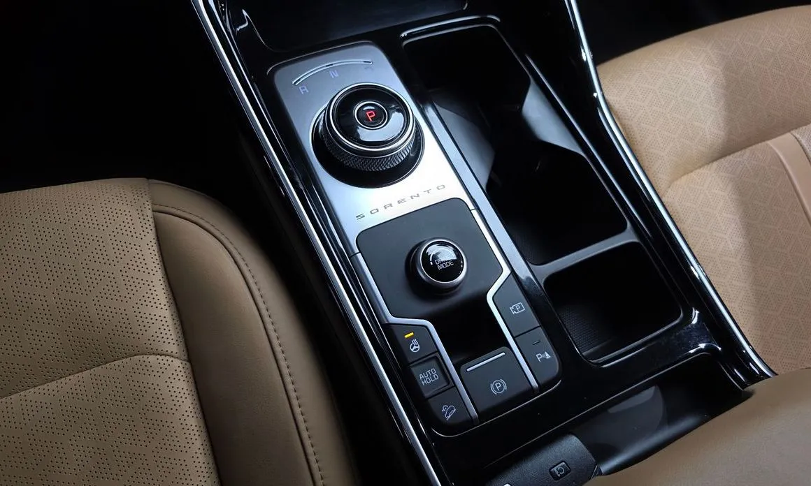 Kia Sorento — фото 10
