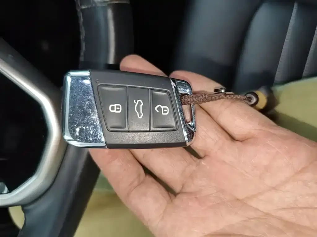 Volkswagen Magotan 2022 из CN, фото 2