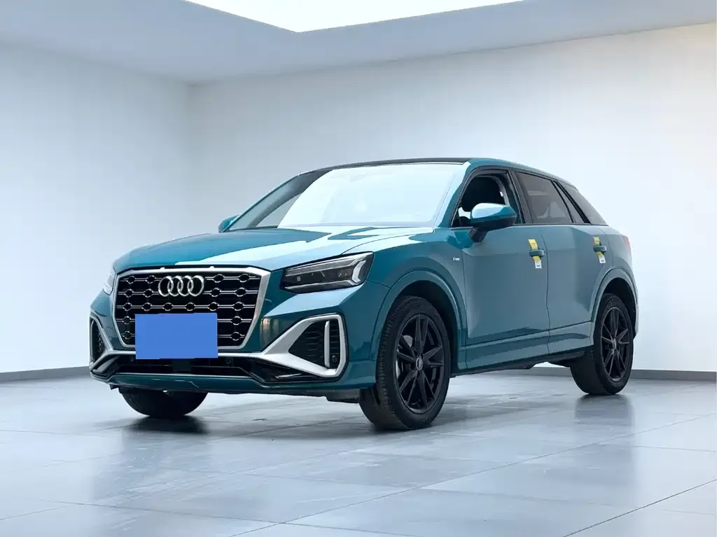 Audi Q2L 2023 из CN, фото 1
