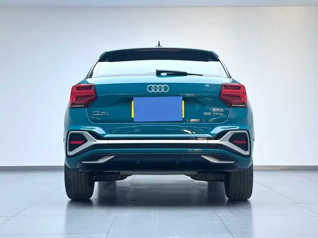 Audi Q2L 2023 из CN, фото 2