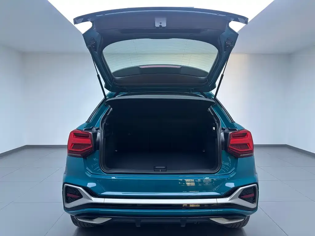 Audi Q2L 2023 из CN, фото 4