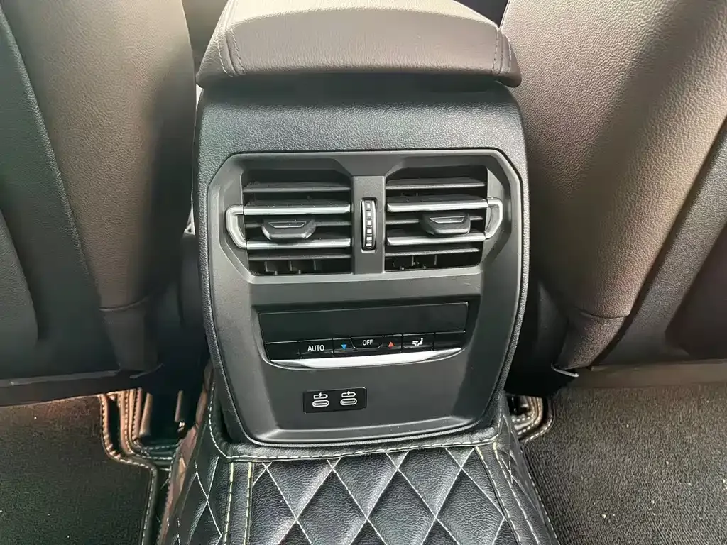 BMW 3 Series 2022 из CN, фото 4