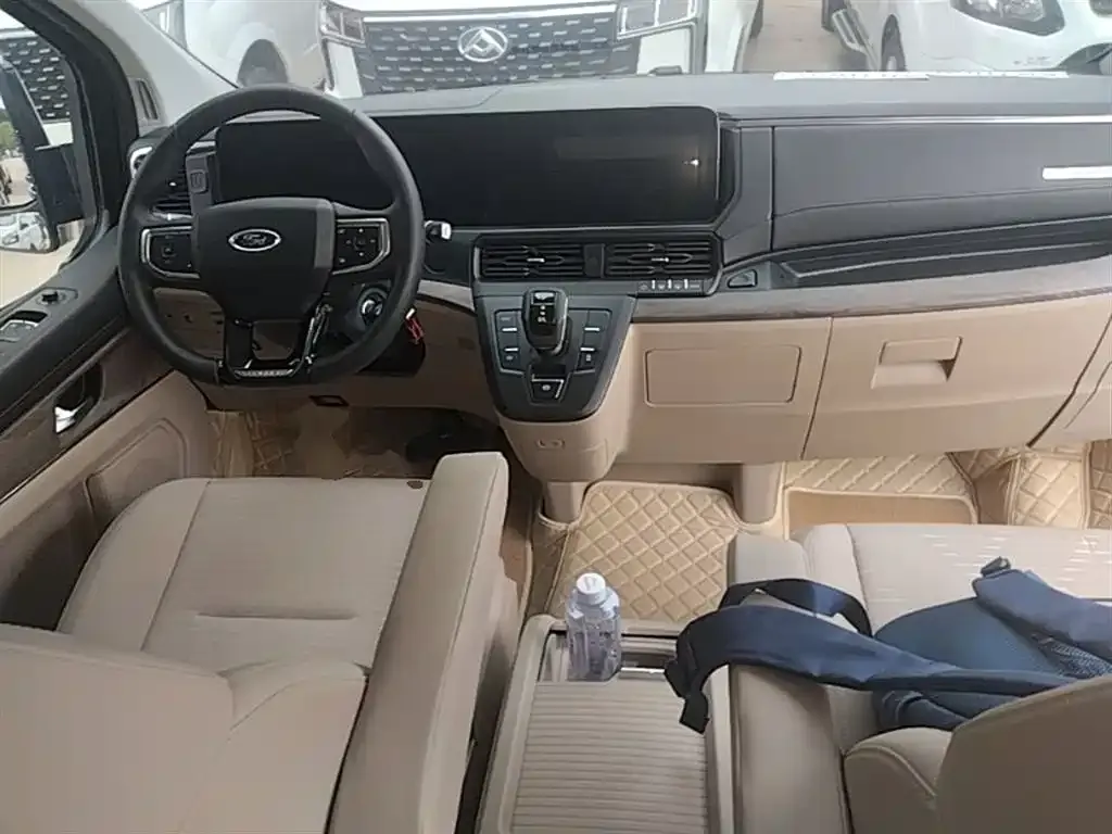 Ford Tourneo 2023 из CN, фото 5