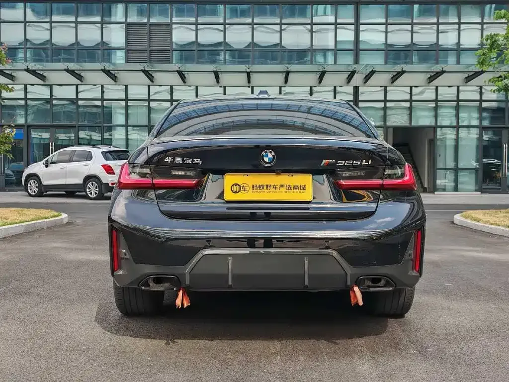 BMW 3 Series 2023 из CN, фото 2
