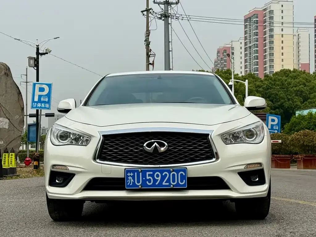 Infiniti Q50L