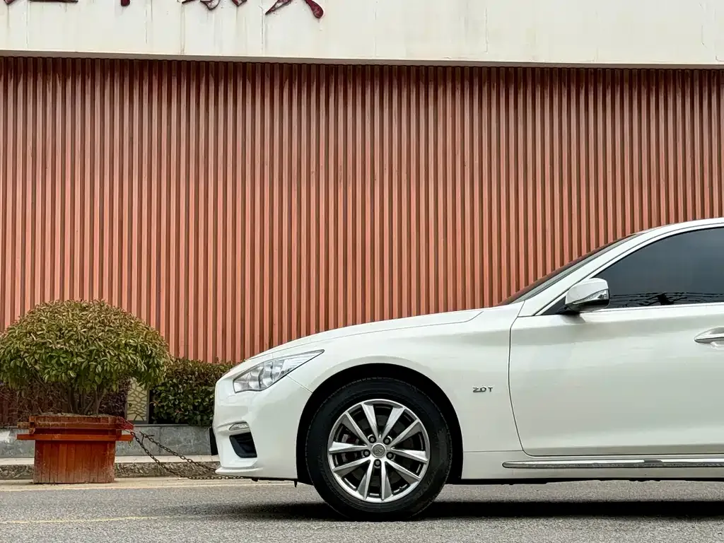 Infiniti Q50L 2023 из CN, фото 7
