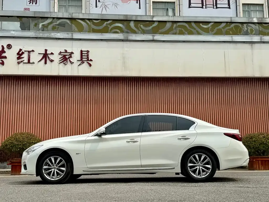 Infiniti Q50L 2023 из CN, фото 6
