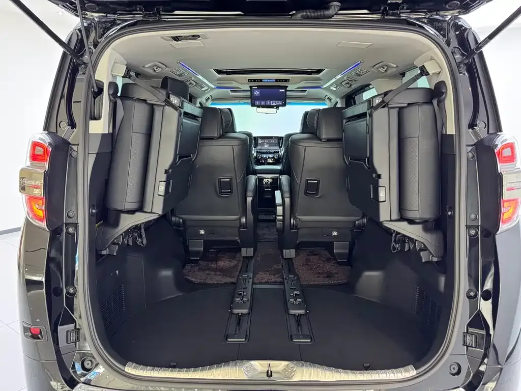 Toyota Vellfire — фото 8