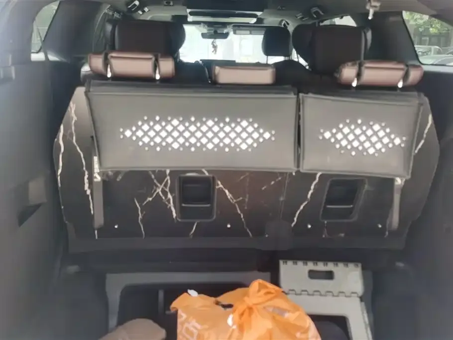 Toyota Granvia — фото 4