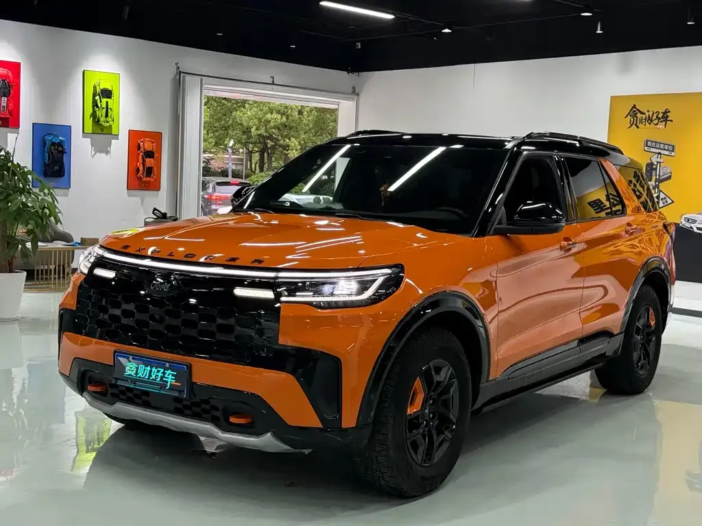 Ford Explorer 2023 из CN, фото 1