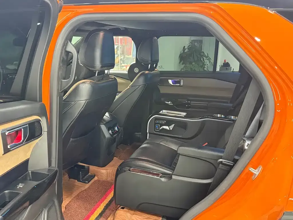 Ford Explorer 2023 из CN, фото 10